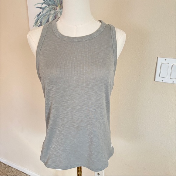 Vuori Sunrise High Neck Green Tank Top - Picture 2 of 5